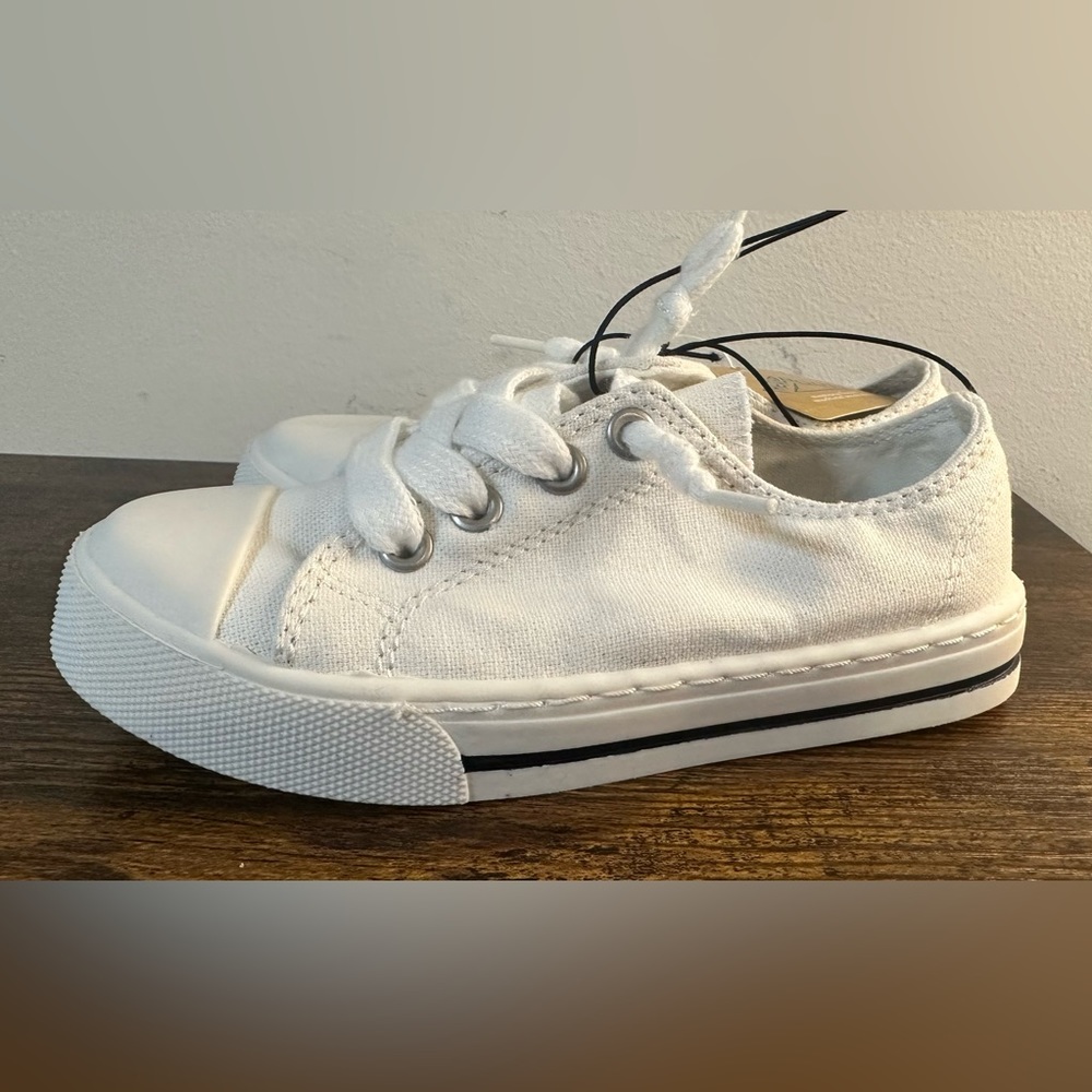 Thereabouts Toddler and Big Girls White Scooter Canvas Sneakers NWT Various size